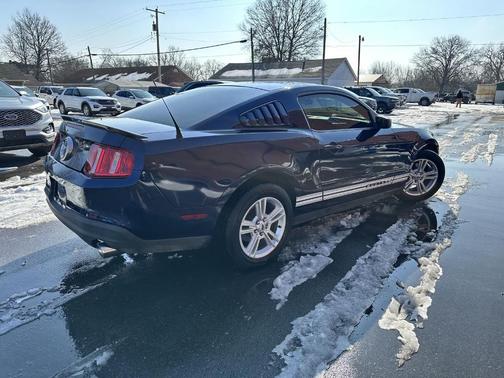 2010 Ford Mustang V6