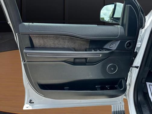 Oxford White 2020 Ford Expedition Limited