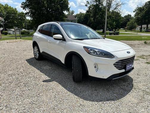 2022 Ford Escape Titanium Hybrid