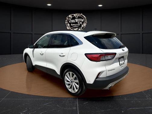 2022 Ford Escape Titanium Hybrid