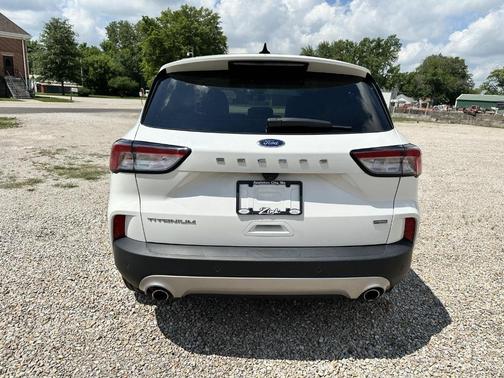 2022 Ford Escape Titanium Hybrid