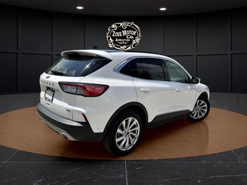 2022 Ford Escape Titanium Hybrid