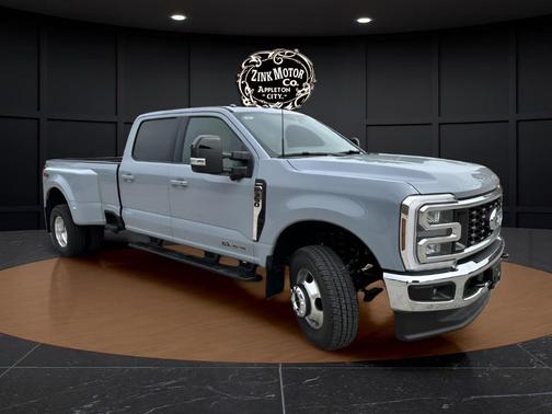 Glacier 2026 Ford F-350 Lariat Super Duty