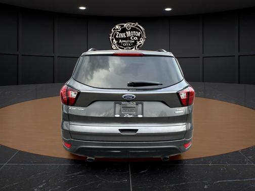 Magnetic Metallic 2019 Ford Escape SE