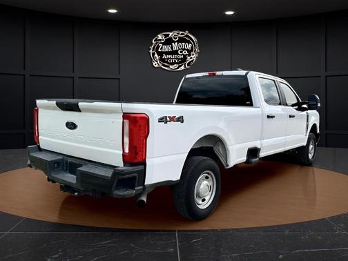 Oxford White 2023 Ford F-250 XL
