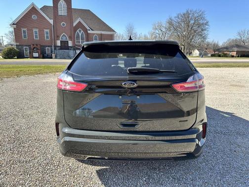 Forged Green Metallic 2022 Ford Edge SE