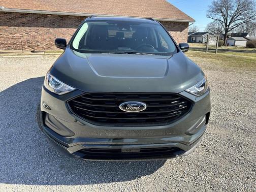 Forged Green Metallic 2022 Ford Edge SE