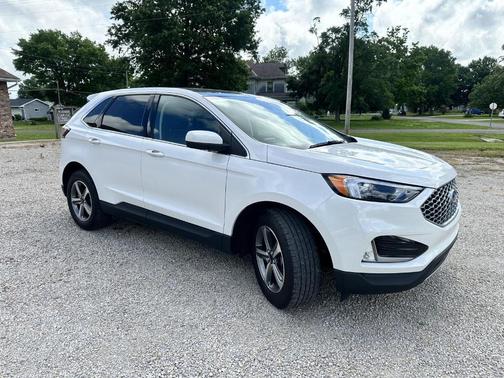 Star White 2024 Ford Edge SEL