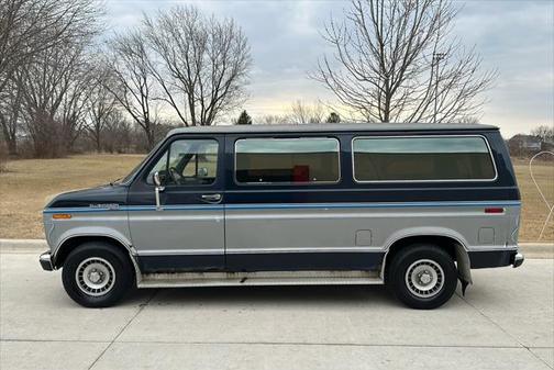 1988 Ford Club Wagon Wagon Super XLT