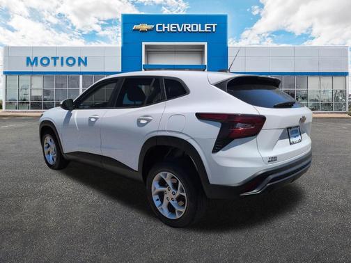 Summit White 2024 Chevrolet Trax LS