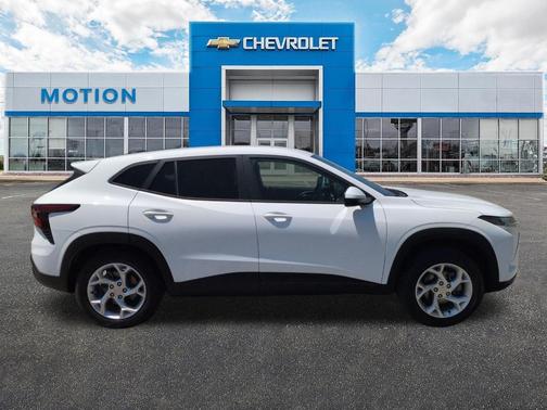 Summit White 2024 Chevrolet Trax LS