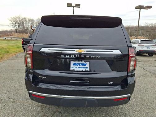 2022 Chevrolet Suburban LT