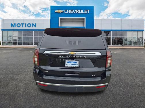 2022 Chevrolet Suburban LT