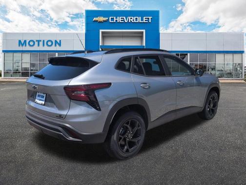 Sterling Gray Metallic 2026 Chevrolet Trax LT