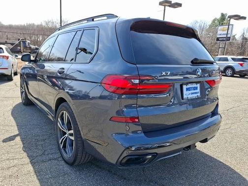 2021 BMW X7 M50i