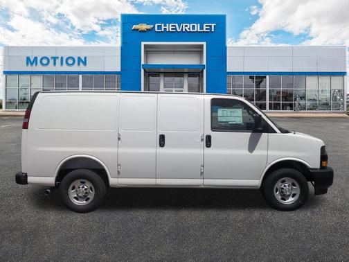 Summit White 2025 Chevrolet Express 2500 Work Van