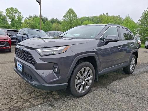 2022 Toyota RAV4 XLE Premium