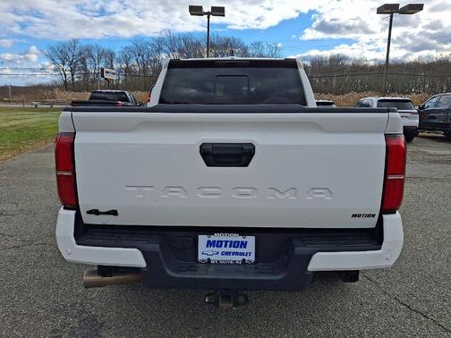 2024 Toyota Tacoma SR5