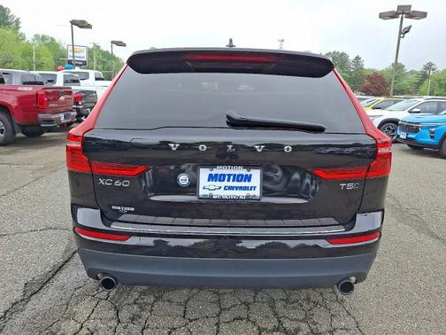 2021 Volvo XC60 T5 Momentum