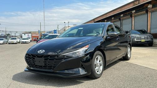 2022 Hyundai ELANTRA SE