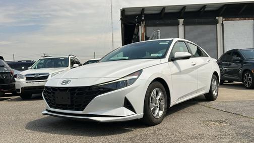 2023 Hyundai ELANTRA SE