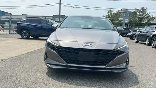 2023 Hyundai ELANTRA SE