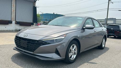 2023 Hyundai ELANTRA SE