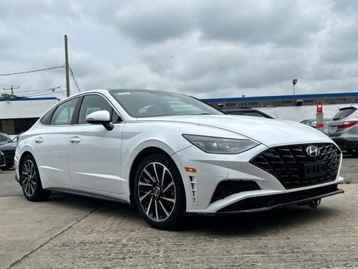 2021 Hyundai SONATA Limited