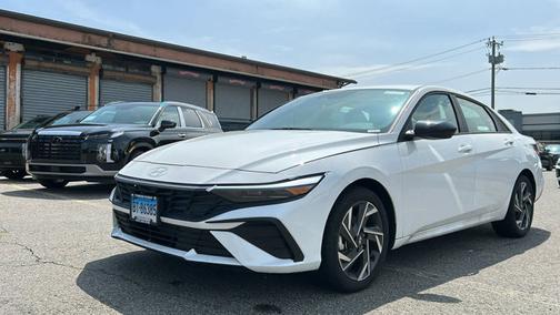 2025 Hyundai ELANTRA SEL Sport