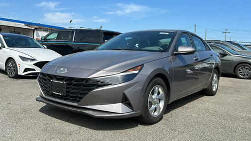 2023 Hyundai ELANTRA SE