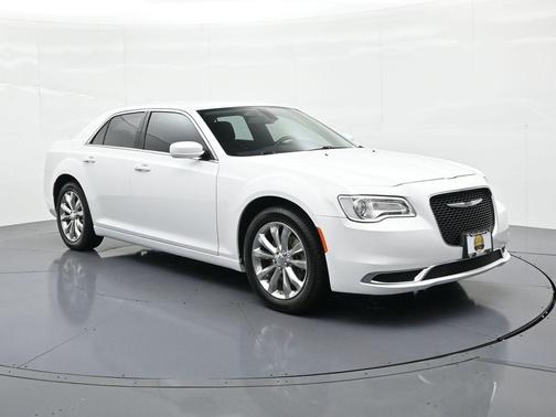2022 Chrysler 300 Touring
