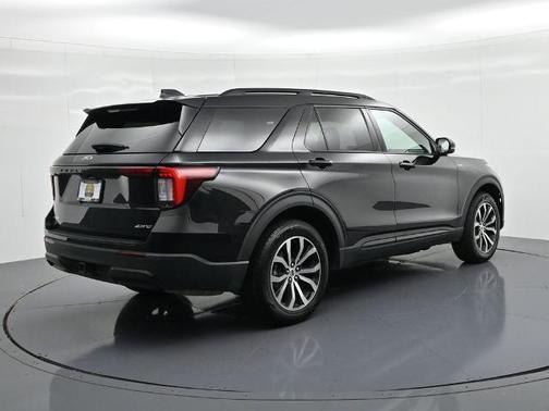 AGATE BLACK METALLIC 2025 Ford Explorer ST-LINE