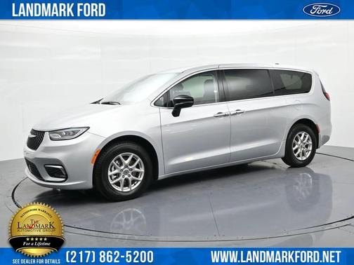 2024 Chrysler Pacifica Touring-L