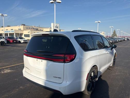2025 Chrysler Pacifica Limited