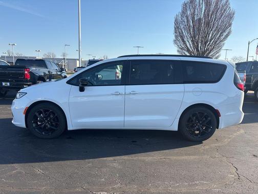 2025 Chrysler Pacifica Limited