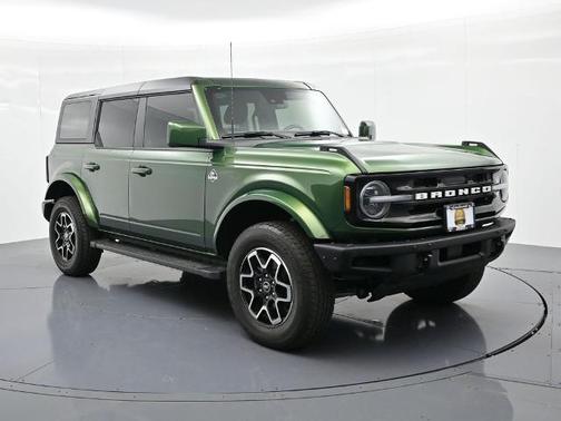 ERUPTION GREEN METALLIC 2024 Ford Bronco OUTER BANKS