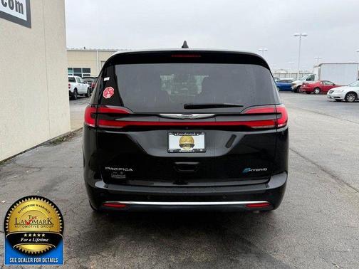 2022 Chrysler Pacifica Hybrid Touring L