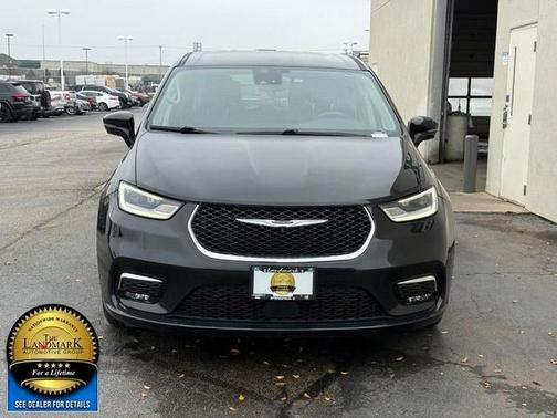 2022 Chrysler Pacifica Hybrid Touring L