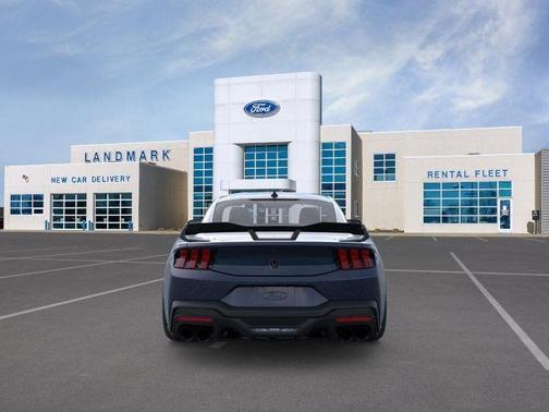 2025 Ford Mustang Dark Horse