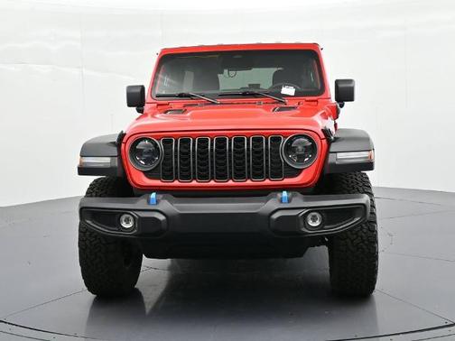 Red Clearcoat 2025 Jeep Wrangler RUBICON