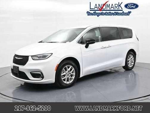 2024 Chrysler Pacifica Touring-L