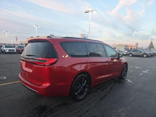 2025 Chrysler Pacifica Limited