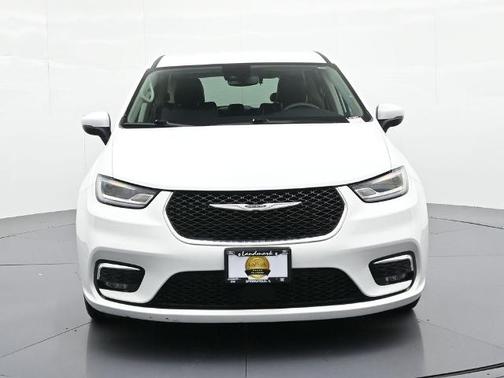 Bright White Clearcoat 2023 Chrysler Pacifica TOURING L
