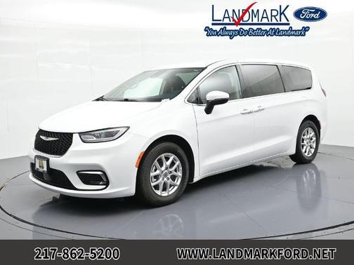 Bright White Clearcoat 2023 Chrysler Pacifica TOURING L