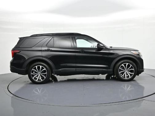 AGATE BLACK METALLIC 2025 Ford Explorer ST-LINE