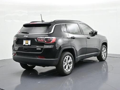 Diamond Black 2025 Jeep Compass LATITUDE