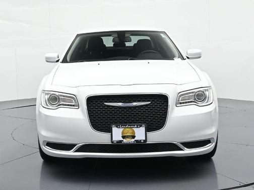 Bright White Clearcoat 2022 Chrysler 300 TOURING