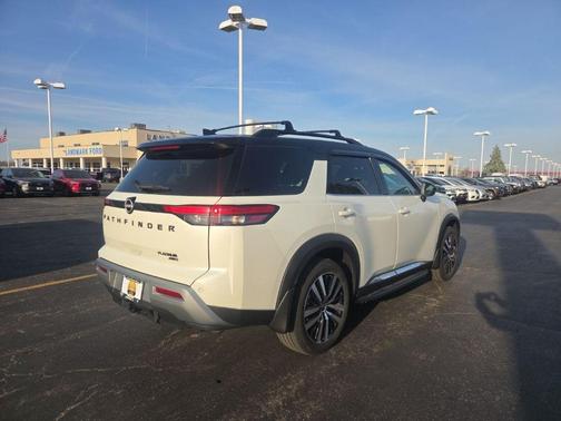 2024 Nissan Pathfinder Platinum