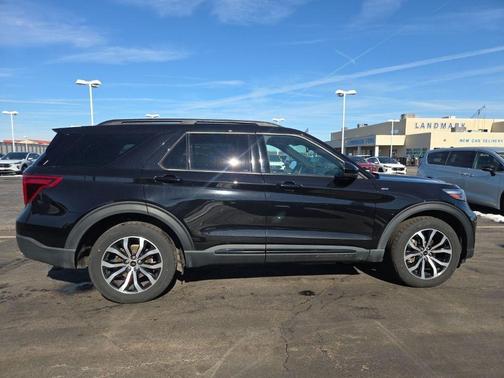 2022 Ford Explorer ST-Line