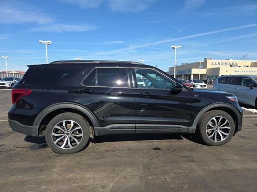 2022 Ford Explorer ST-Line